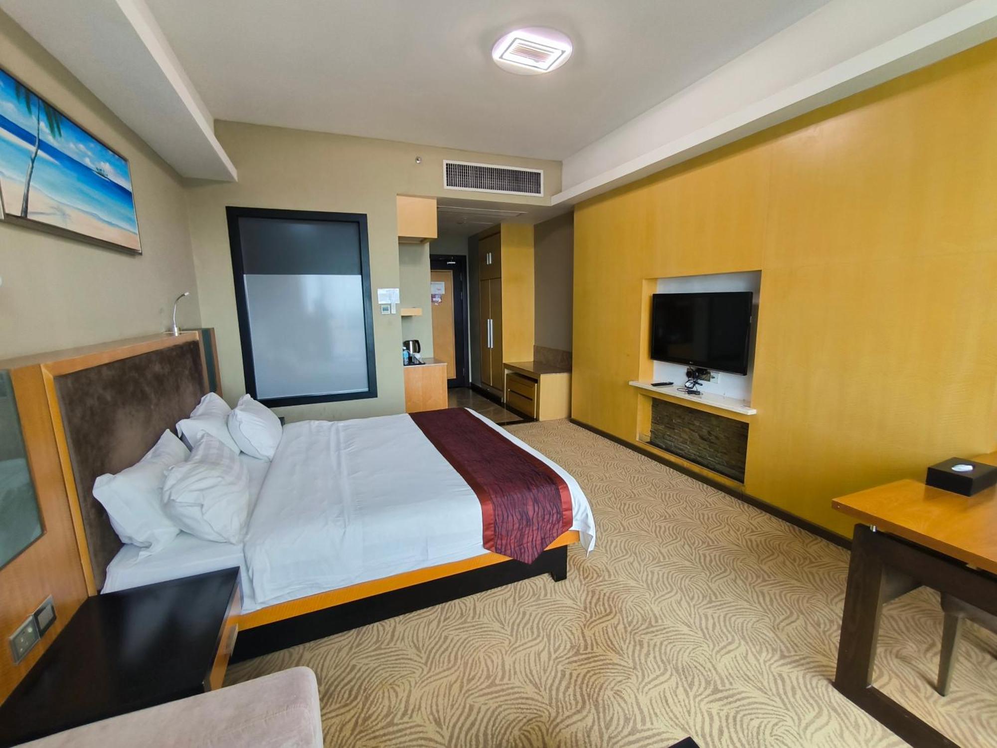 Meritz Hotel Miri Buitenkant foto