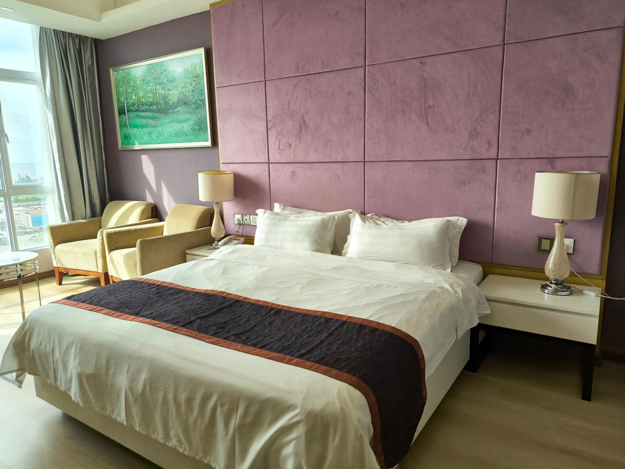 Meritz Hotel Miri Buitenkant foto