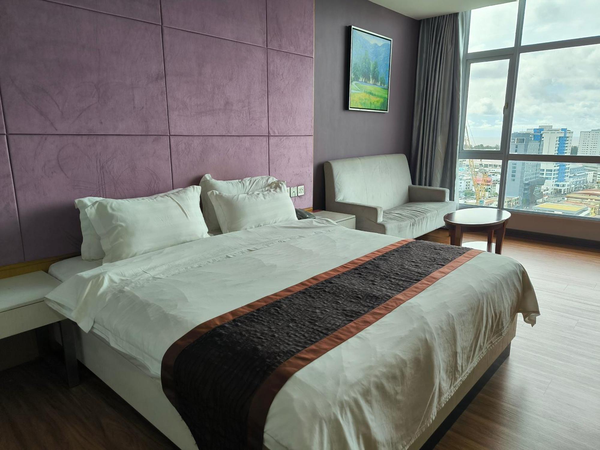 Meritz Hotel Miri Buitenkant foto