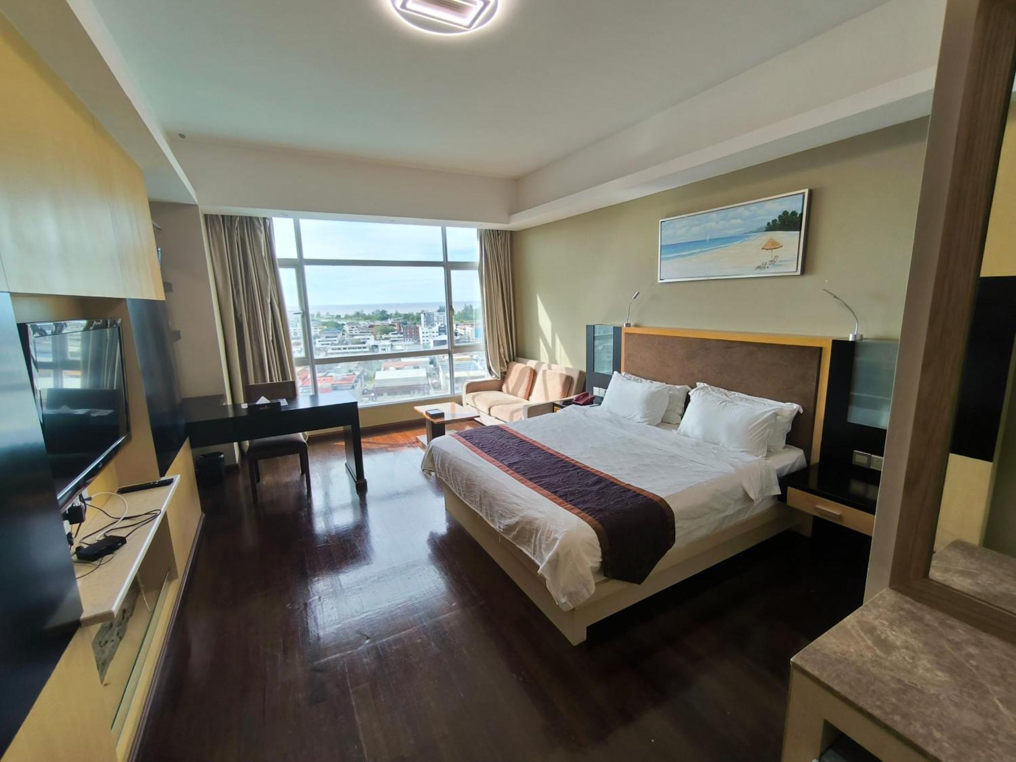 Meritz Hotel Miri Buitenkant foto