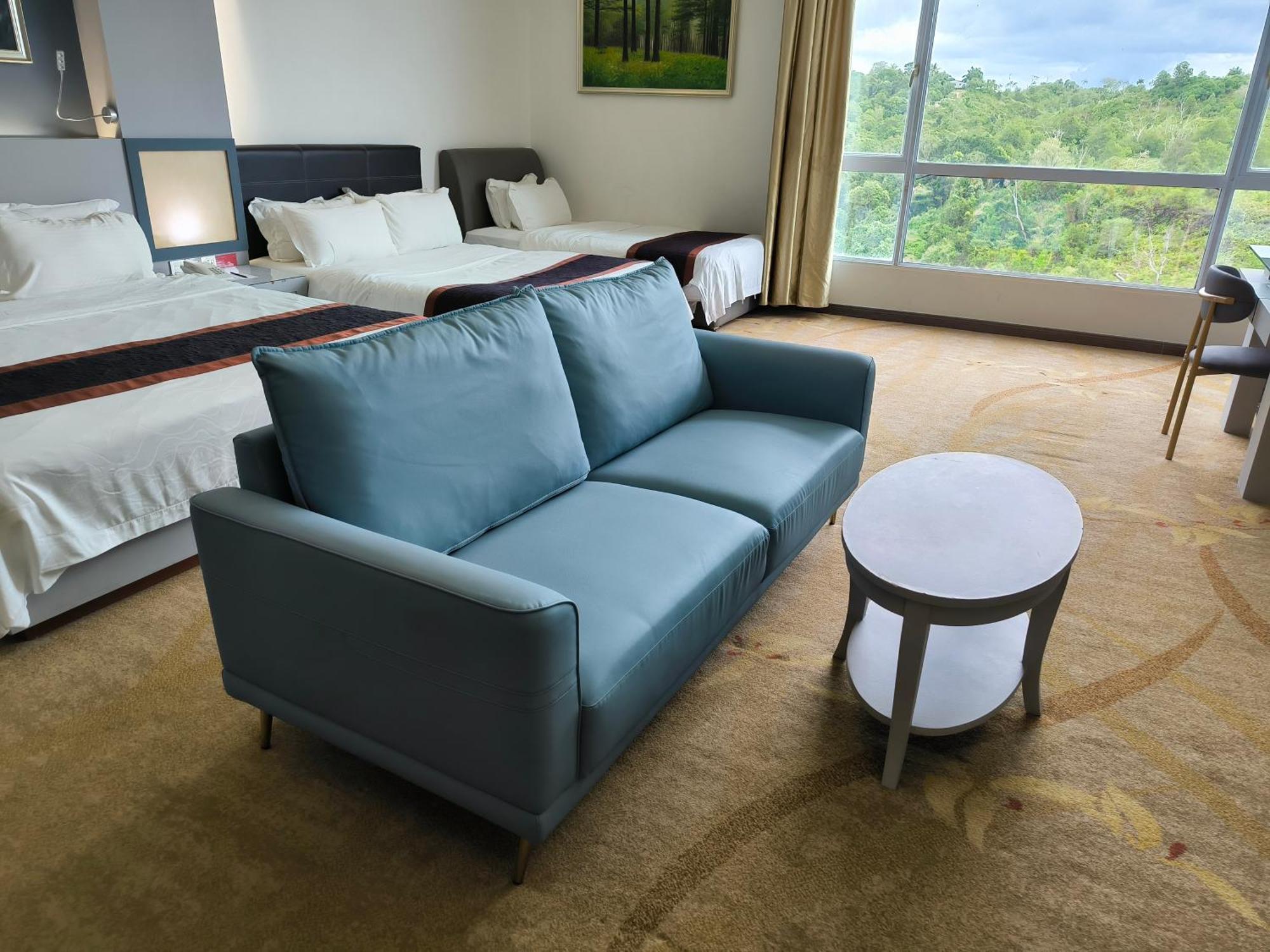 Meritz Hotel Miri Buitenkant foto