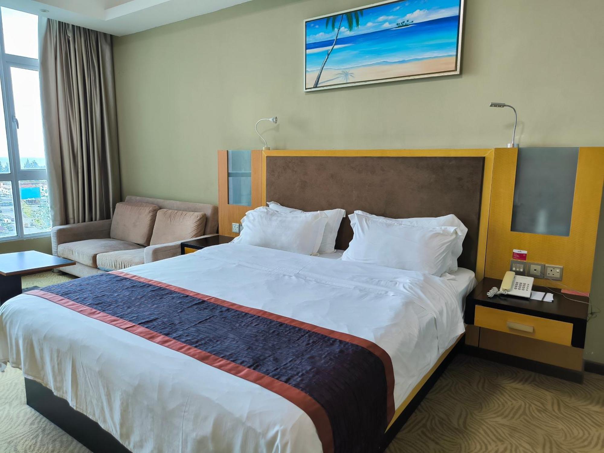 Meritz Hotel Miri Buitenkant foto