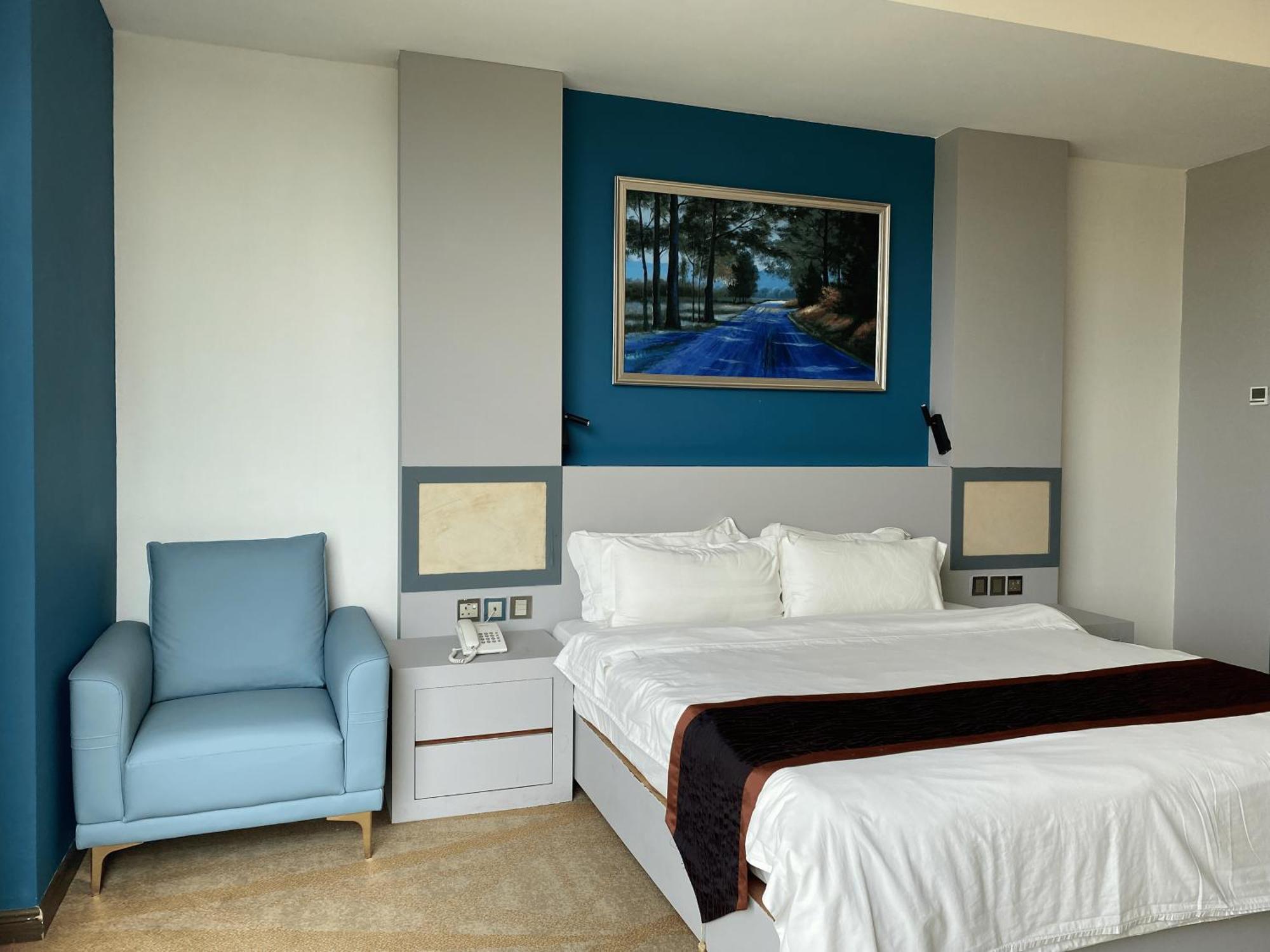 Meritz Hotel Miri Buitenkant foto